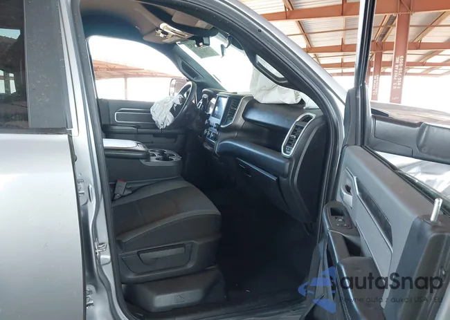 3C6UR5DLXNG306254: 42191332