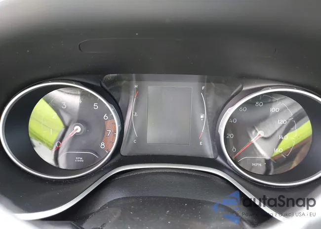 3C4NJDBB9KT601373: 42191335