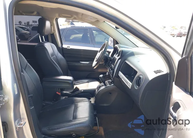 1C4NJCCB2ED587268: 42192592