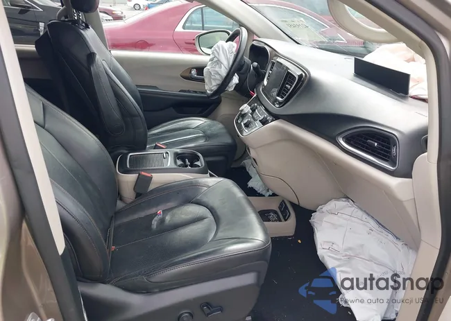 2C4RC1EG8JR293843: 42193451