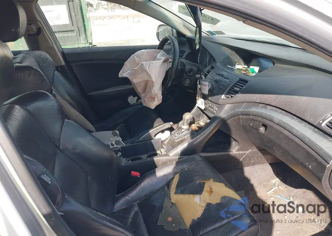 JH4CU2F46CC015823: 42193571