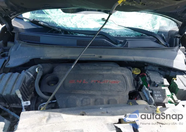 3C4NJDBB4JT418607: 42193644