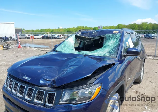 3C4NJDBB4JT418607: 42193644