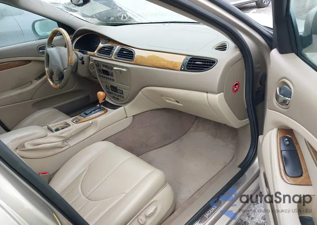 SAJDA01D8YGL03547: 42193229