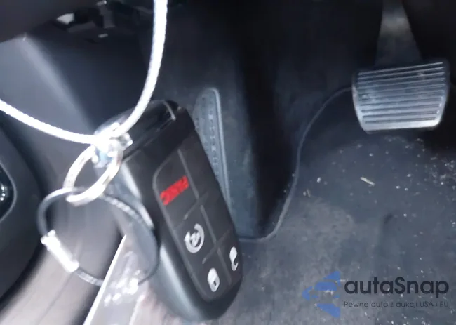 3C4NJDCN8ST576801: 42194560