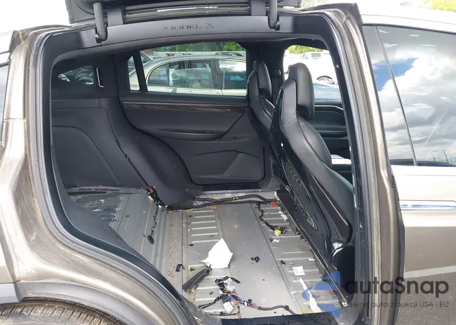 5YJXCAE26GF008007: 42195583