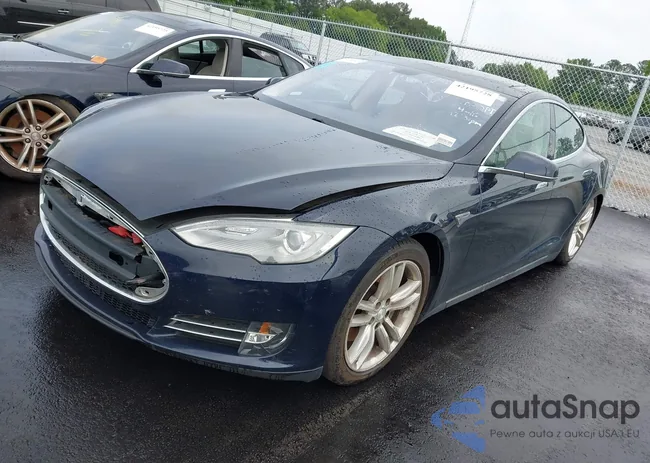 5YJSA1DP8DFP17210: 42195728