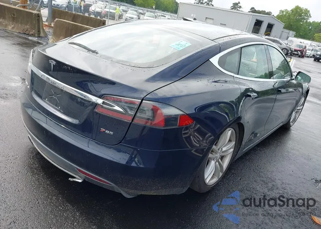 5YJSA1DP8DFP17210: 42195728