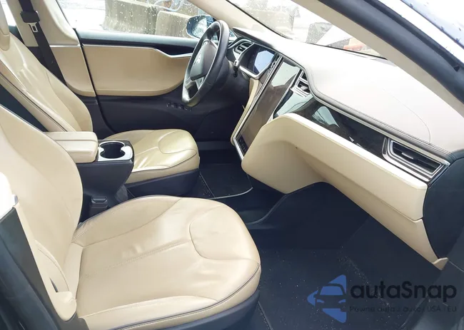 5YJSA1DP8DFP17210: 42195728