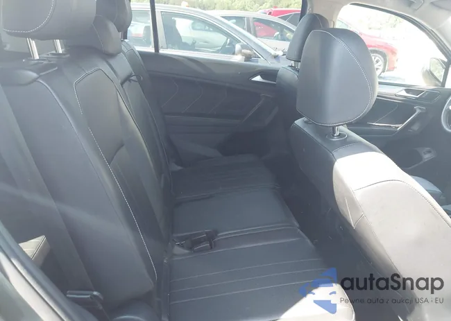 3VV3B7AX0RM049089: 42196445