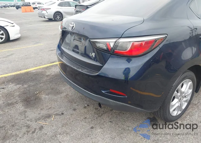 3MYDLBYV6JY322073: 42196627