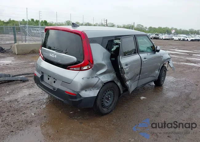 KNDJ23AU9N7828340: 42196751