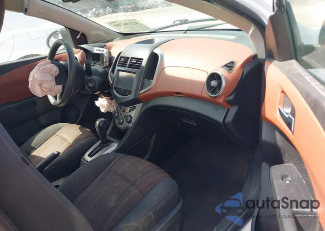 1G1JC6SH2G4106723: 42196780