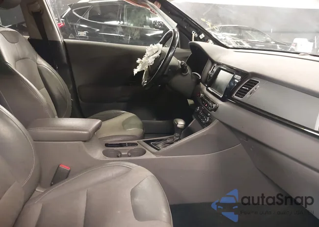 KNDCC3LC1H5069547: 42196104