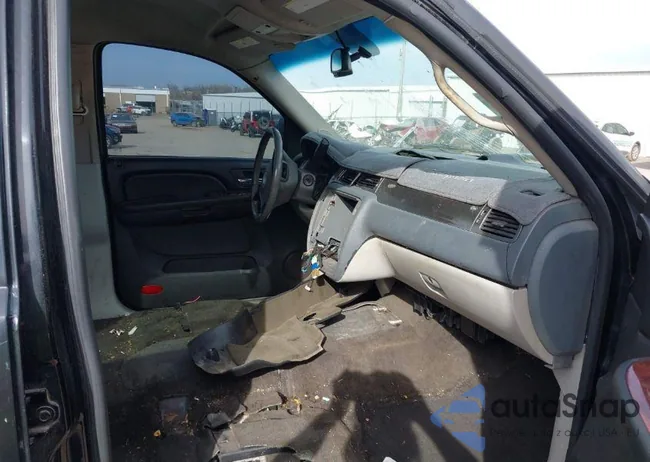 1GNFC13C17R323757: 42196147