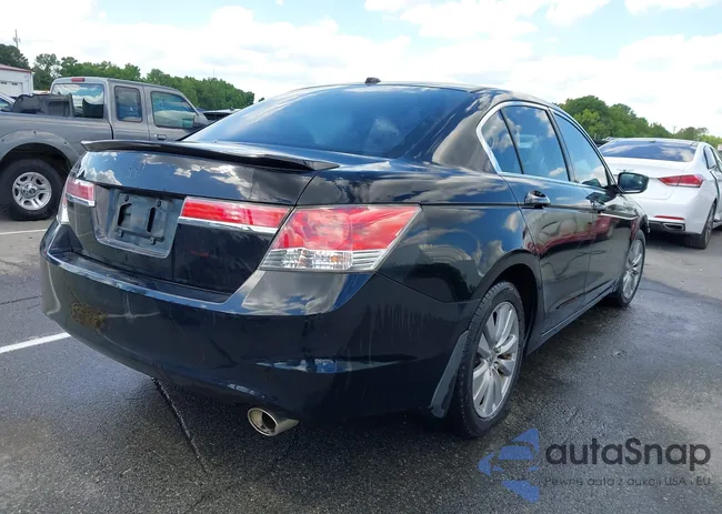 1HGCP2F83CA065104: 42196237