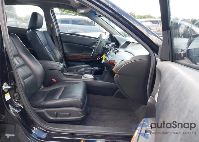 1HGCP2F83CA065104: 42196237