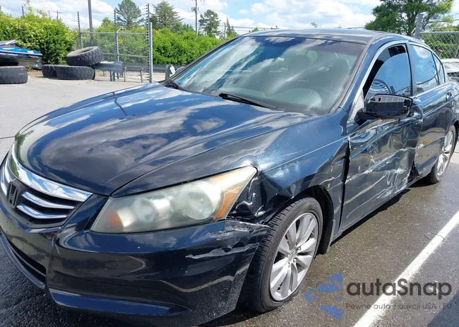 1HGCP2F83CA065104: 42196237