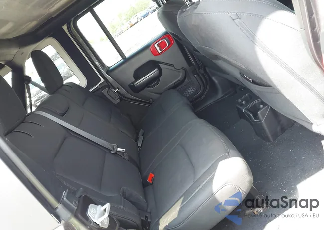 1C4HJXDG3KW569389: 42197632