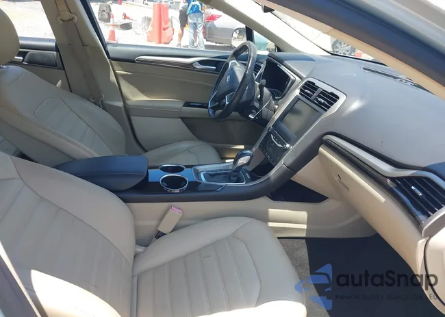 3FA6P0LU4DR259073: 42197143