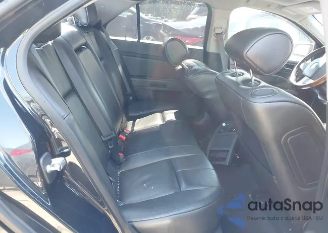 1G6DW6ED8B0109200: 42197414