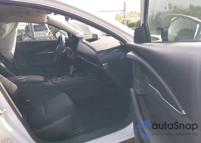 3MVDMBAM8PM545288: 42198433