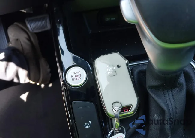 KNDJ33AU6M7133177: 42198444