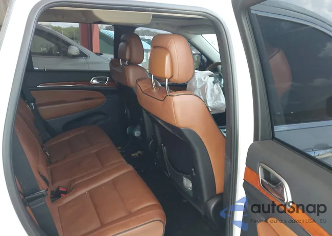 1C4RJFCT5DC642313: 42198638