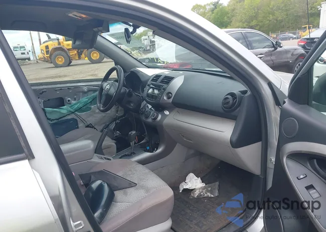 JTMBD33V765028119: 42198680