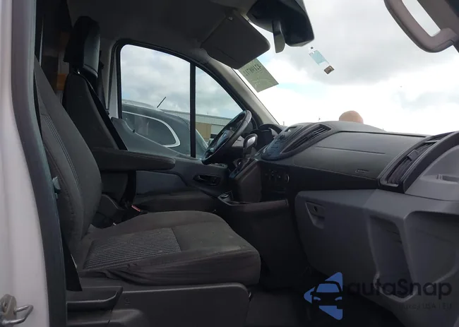 1FTYR1YM9JKA98828: 42198712