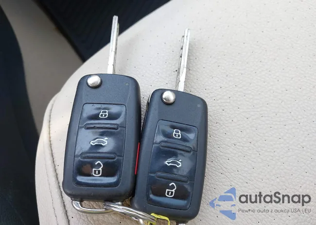 3VWBX7AJ7CM028283: 42199009