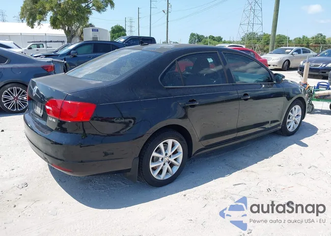 3VWBX7AJ7CM028283: 42199009