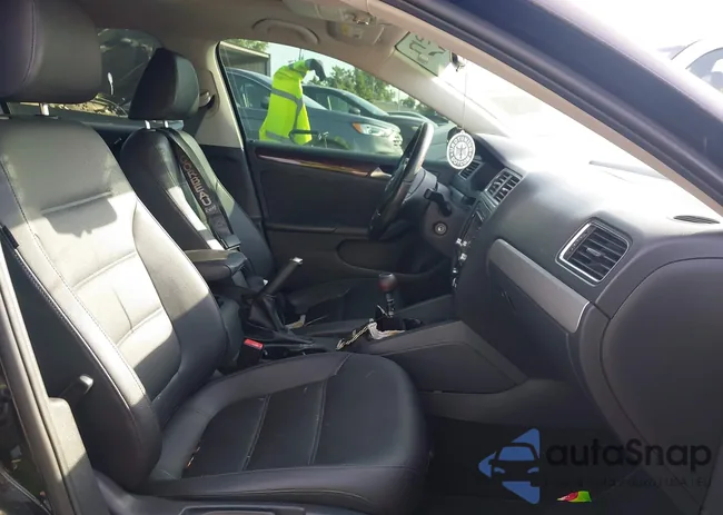 3VWBP7AJXDM395986: 42198113