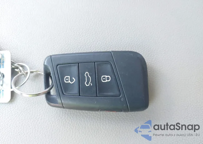 1V2CR2CA5JC520616: 42198409