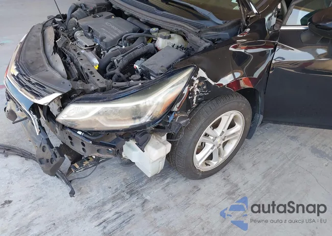 1G1BE5SM3J7134963: 42199646