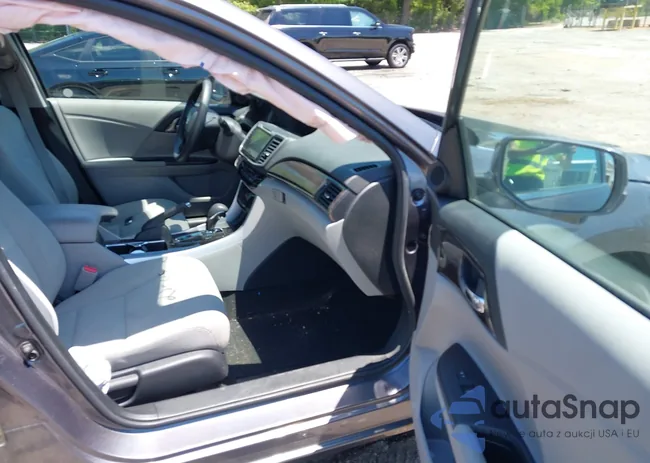 1HGCR2F74HA002361: 42199722