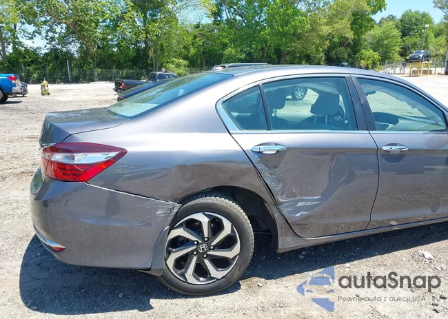 1HGCR2F74HA002361: 42199722