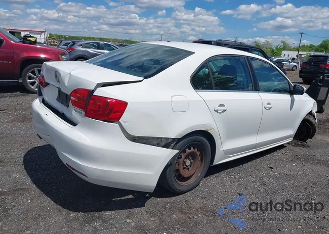 3VWDP7AJ9DM402998: 42199844