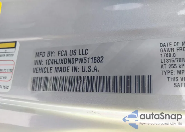 1C4HJXDN0PW511682: 42199890