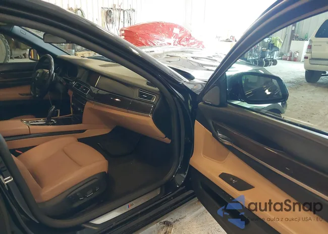 WBAYF8C52FD655184: 42200546