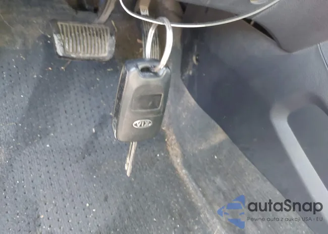 KNADM4A30D6281402: 42200801