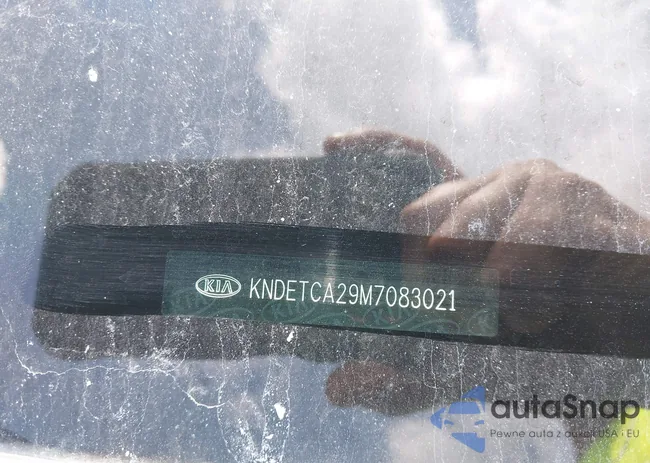 KNDETCA29M7083021: 42200943
