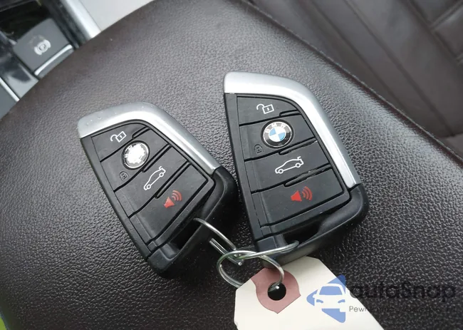 5UXTS3C56K0Z10351: 42200309