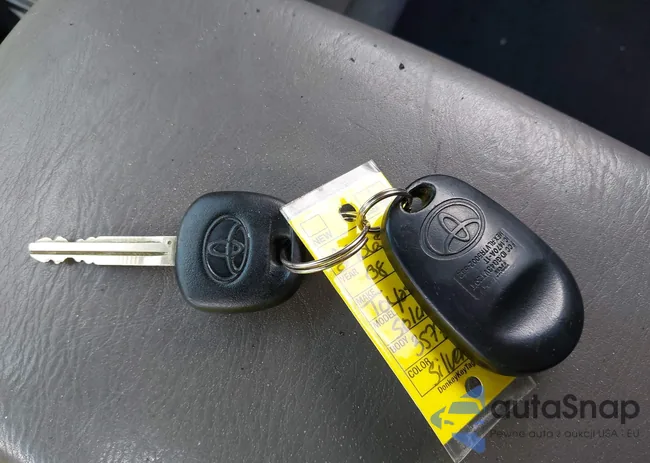 4T1CE30P38U763577: 42201979