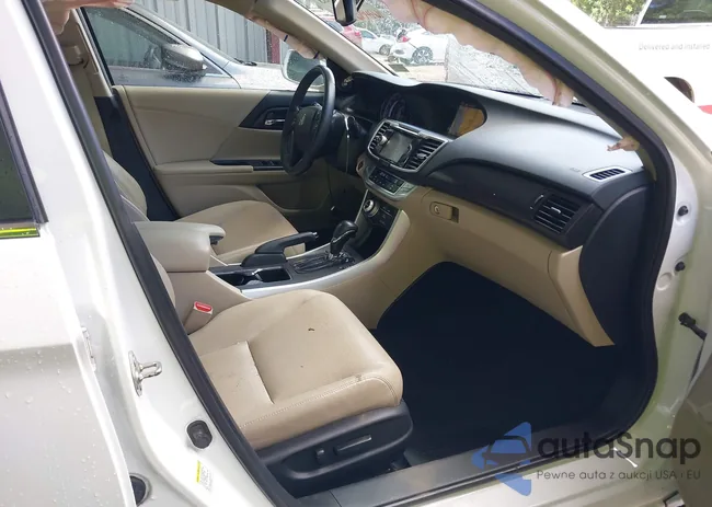 1HGCR2F81DA052878: 42201353