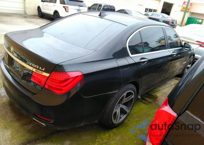 WBAKC8C58CC435970: 42201364