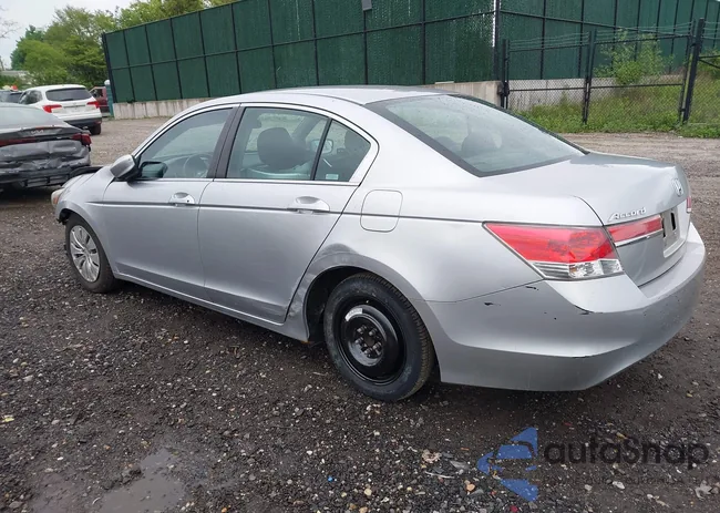 1HGCP2F38BA037222: 42202513