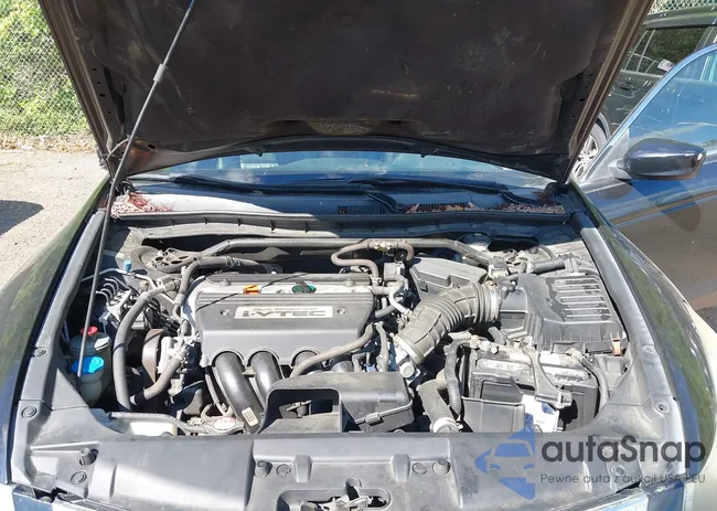 1HGCP26828A126580: 42203015