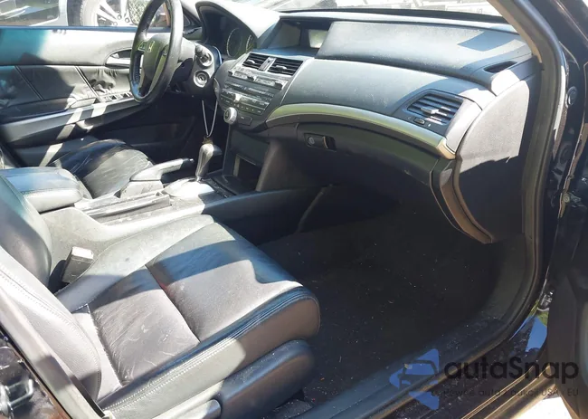 1HGCP26828A126580: 42203015