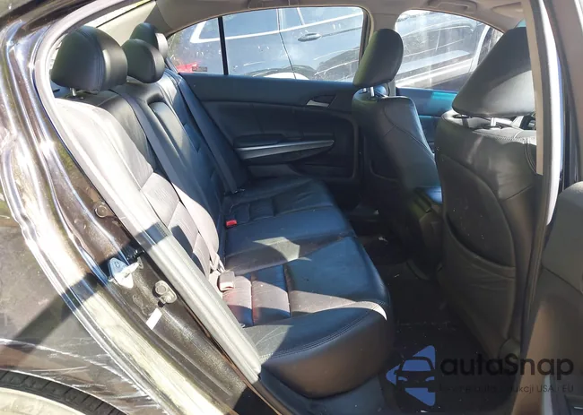 1HGCP26828A126580: 42203015